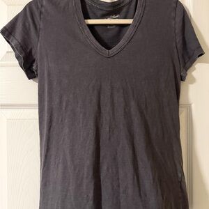 Universal Thread Charcoal V-Neck Tee